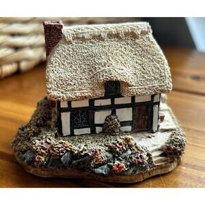 Vintage Lilliput Lane “Riverview” English Cottage Figurine – Handmade in England